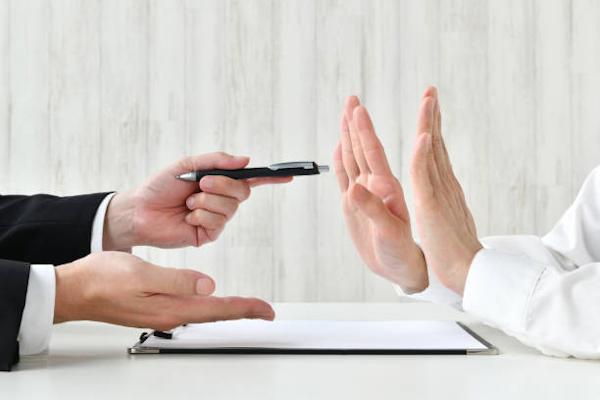 từ chối công chứng hợp đồng thế chấp