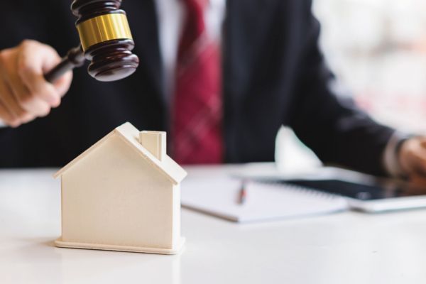 Thuế khi công chứng hợp đồng