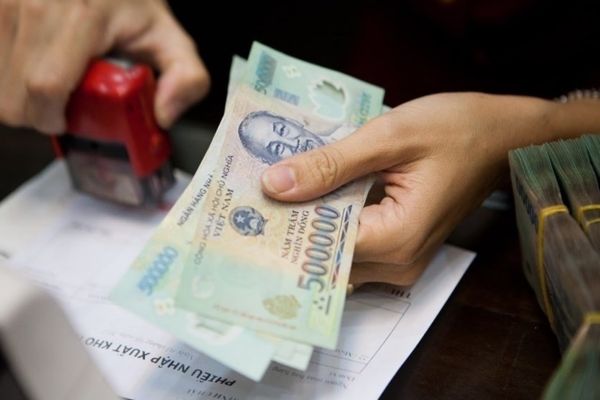 Ủy quyền nhận tiền bằng giấy viết tay