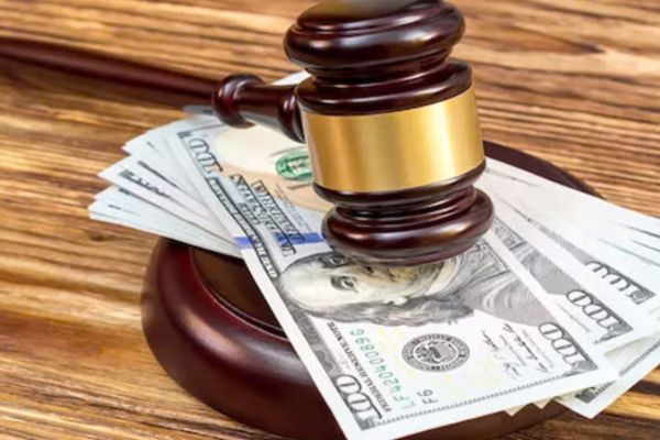 bị phạt tiền trái luật