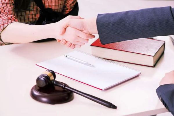 Người lao động kiện công ty