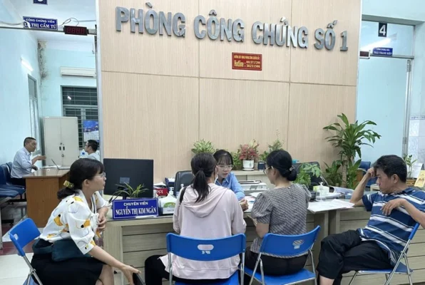 sổ đỏ đứng tên vợ chồng