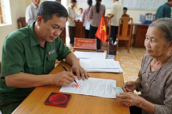 Chứng thực chữ ký trên đơn xin xác nhận hộ gia đình trực tiếp sản xuất nông nghiệp